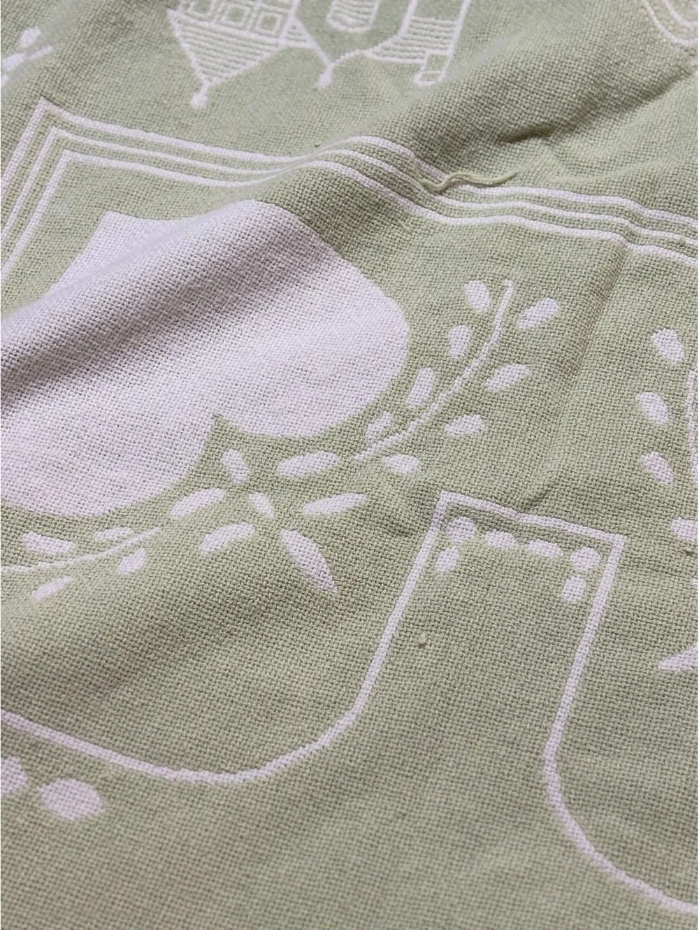 Vintage Style Woven Throw Blanket with Heart and House Motif